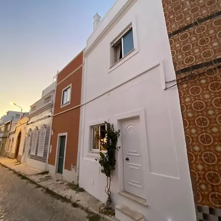 Casawolhao Almirante - Maison De Pecheur Quartier Historique بيت للعطل *