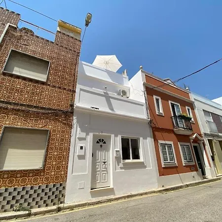 Casawolhao Almirante - Maison De Pecheur Quartier Historique Holiday home *